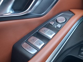 BMW 318 d M Sport AUTOMATIK / LEDER / AHK / STANDHEIZUNG - bilder 15