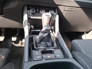 Skoda Karoq 1.5 TSI Style KLIMA / NAVI / E-SITZE / ACC / SITZHEIZUNG - bilder 9