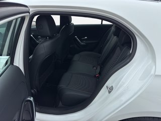 Mercedes-Benz A 220 4Matic Progressive AUTOMATIK / LED-HIGH / NAVI / SITZHEIZUNG - foto 5