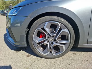 Skoda Octavia Combi 2.0 TDI RS 4x4 DSG / AHK / PANORAMA / STHZG - foto 8