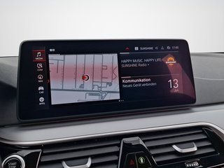 BMW 530 i Touring / AUTOMATIK / NAVI / LED / KAMERA / SITZHEIZUNG - bilder 8