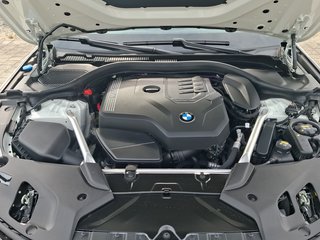 BMW 530 i Touring / AUTOMATIK / NAVI / LED / KAMERA / SITZHEIZUNG - bilder 12