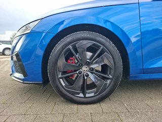 Skoda Octavia Combi RS 2.0 TDI DSG / PANORAMA / STHZG / ACC - bilder 13