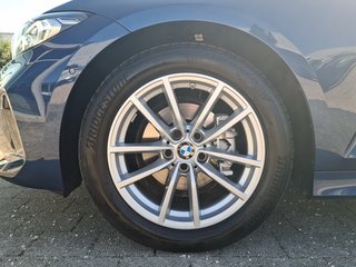BMW 318 d Touring Mild-Hybrid AUTOMATIK / HEAD-UP / PANORAMA / LED - bilder 8