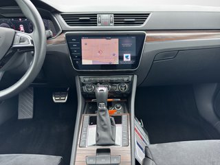 Skoda Superb Combi 2.0 TSI Scout 4x4 DSG / PANORAMA / AHK / STHZG - bilder 4