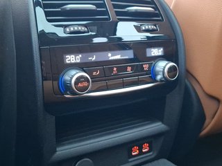 BMW 520 d Touring xDrive AUTOMATIK / LEDER / PANORAMA / STHZG - foto 10