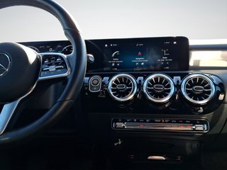 Mercedes-Benz A 250 Progressive AUTOMATIK / PANORAMA / E-SITZE / NAVI / LED - bilder 8