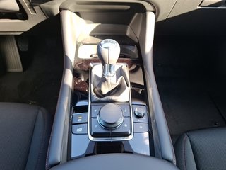 Mazda 3 2.5 e-SKYACTIV G 140PS 6MT Homura - bilder 4