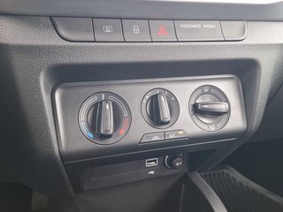 Skoda Fabia Combi 1.0 TSI Ambition KLIMA / AHK / ALU / BLUETOOTH - foto 4