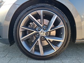Skoda Superb Combi 2.0 TSI Sportline 4x4 DSG / AHK / STHZG / CANTON - bilder 13