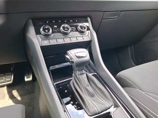 Skoda Karoq 1.5 TSI Sportline DSG / ACC / KAMERA / COLUMBUS / SITZHEIZUNG - bilder 9