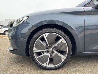 SEAT Leon Sportstourer 1.5 eTSI FR DSG / AHK / PANORAMA / ACC / VOLL-LED - bilder 8