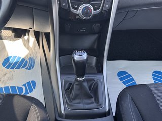 Hyundai i30 Classic  Tüv09/26 Garantie 8x Bereift/AHK - photo 16