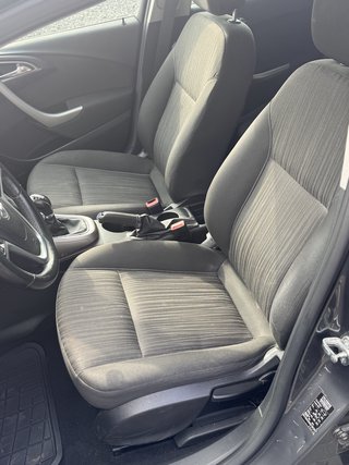 Opel Astra J Sports Tourer Design Edition - bilder 14
