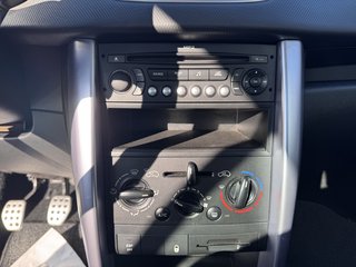 Peugeot 207 CC Cabrio-Coupe Sport / 8 X bereift / SHZ - photo 17