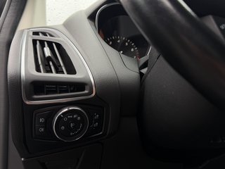 Ford Focus Turnier Titanium / SHZ / NAV / GARANTIE - foto 16