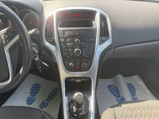 Opel Astra J Sports Tourer Garantie Tüv06/26 Service - bilder 13