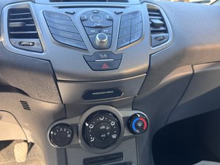 Ford Fiesta Ambiente AC / Garantie / TÜV / Euro 6 - bilder 15