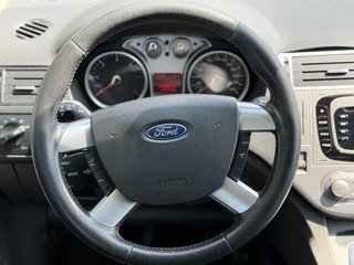 Ford Kuga Titanium AHK / 4x4 / AC /1.Hand - bilder 14