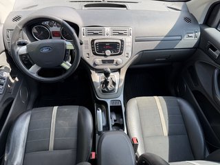 Ford Kuga Titanium AHK / 4x4 / AC /1.Hand - bilder 13