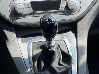 Ford Kuga Titanium AHK / 4x4 / AC /1.Hand - bilder 16