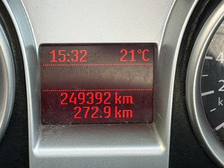 Ford Kuga Titanium AHK / 4x4 / AC /1.Hand - bilder 19