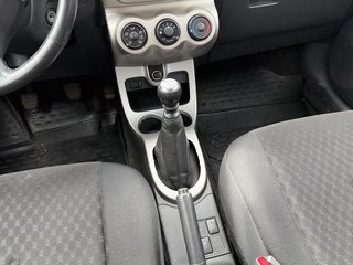 Toyota Urban Cruiser Town 1.3 / 10.26 TÜV - bilder 15