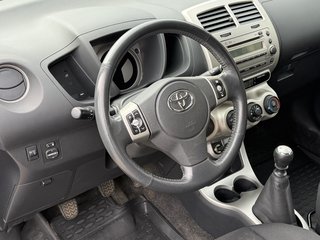 Toyota Urban Cruiser Town 1.3 / 10.26 TÜV - bilder 17