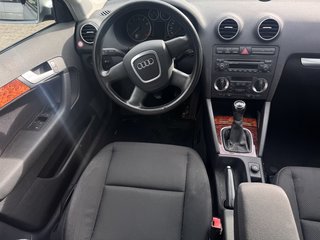 Audi A3 Sportback 2.0 FSI Ambiente / Xenon / SHZ - bilder 11