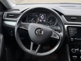 Skoda Superb Combi Ambition SHZ / DSG / - photo 11