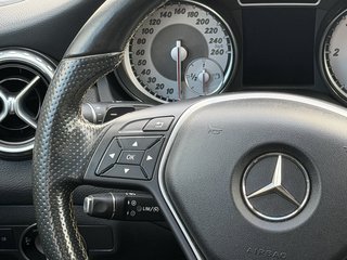Mercedes-Benz GLA 200 CDI / d 4Matic Pano / Navi - foto 15