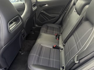Mercedes-Benz GLA 200 CDI / d 4Matic Pano / Navi - foto 13