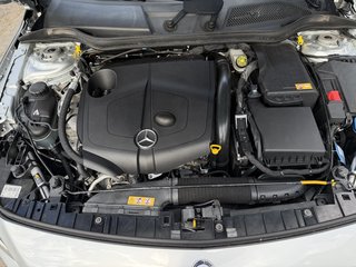 Mercedes-Benz GLA 200 CDI / d 4Matic Pano / Navi - foto 22
