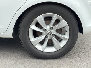 Opel Corsa D Edition/SERVICE & TÜV NEU /8Xbereift/SHZ - foto 9