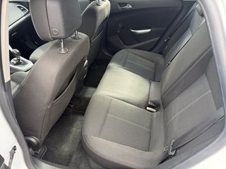 Opel Astra J 5-trg. Sport / 1.4 / - bilder 12