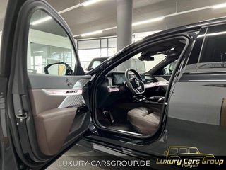 BMW 740 d xDrive M Sport Individual-M-21-Prof - фото 9