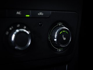 Skoda Yeti 1.2 TSI Active Plus Edition  AHK SHZ - bilder 3