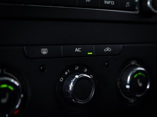 Skoda Yeti 1.2 TSI Active Plus Edition  AHK SHZ - bilder 4