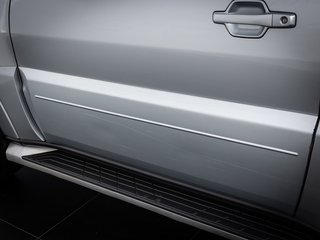 Mitsubishi Pajero 3.2 DI-D Intense 4WD AHK RFK SHZ - bilder 16