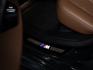 BMW M8 Competition  CARBON KERAMIK NIGHT B&W LASER - bilder 17