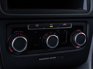 Volkswagen Golf 1.6 TDI Trendline 4Motion  KLIMA - bilder 2