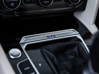 Volkswagen Passat GTE 1.4 TSI R-Line ACC PANO VIRTUAL AHK - bilder 22