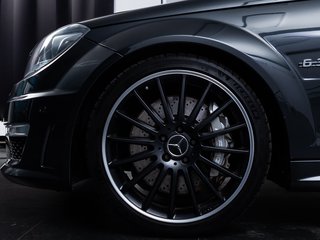 Mercedes-Benz C 63 AMG BI-XENON COMAND H-K PANO SHZ - bilder 6