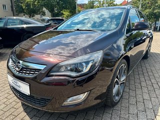 Opel Astra Sports Tourer *OPC-LINE*INFINITY*XENON*SI