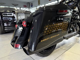Harley-Davidson Street Glide FLHX 107 - bilder 17