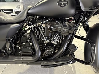 Harley-Davidson FLTRXS Road Glide Special 107ci LED CVO MATT - bilder 20