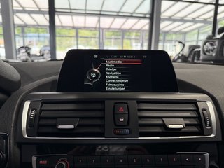 BMW 120 i Sport Line Aut. Tempomat LED Kamera Navi - bilder 17