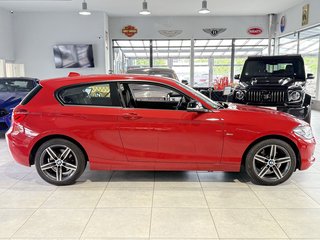 BMW 120 i Sport Line Aut. Tempomat LED Kamera Navi - bilder 7