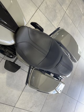 Harley-Davidson Street Glide FLHTCU 107 Electra UltraClassic APE - photo 9