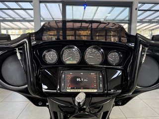 Harley-Davidson Street Glide FLHTCU 107 Electra UltraClassic APE - photo 11